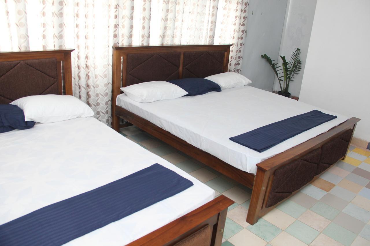 Kingfisher Hostel อนุราธปุระ ภายนอก รูปภาพ