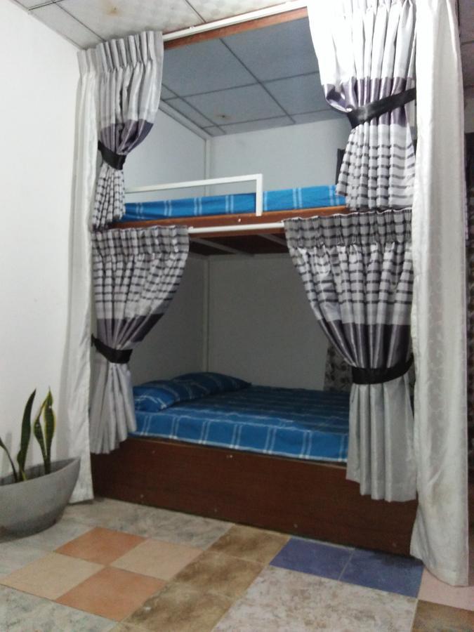 Kingfisher Hostel อนุราธปุระ ภายนอก รูปภาพ
