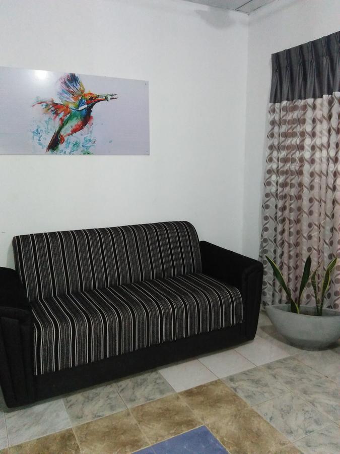 Kingfisher Hostel อนุราธปุระ ภายนอก รูปภาพ