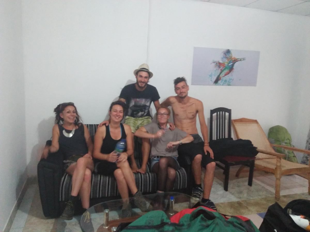 Kingfisher Hostel อนุราธปุระ ภายนอก รูปภาพ